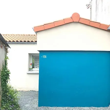La Petite Maison Du Bout Du Pont * 앙세니스